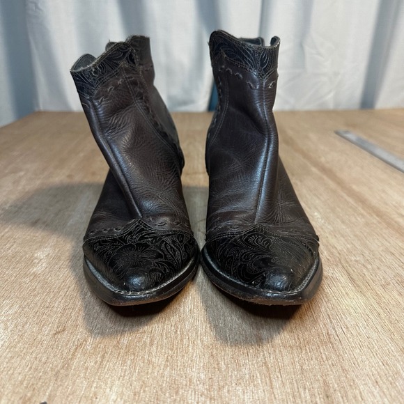Roper Womens Western Ankle Boots Pointed Toe Dark Brown Leather Embossed 8.5 - Picture 2 of 9